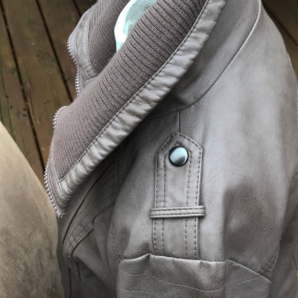 Leather-look jacket in a great taupe color - Picture 3 of 7